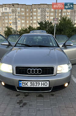 Седан Audi A4 2004 в 