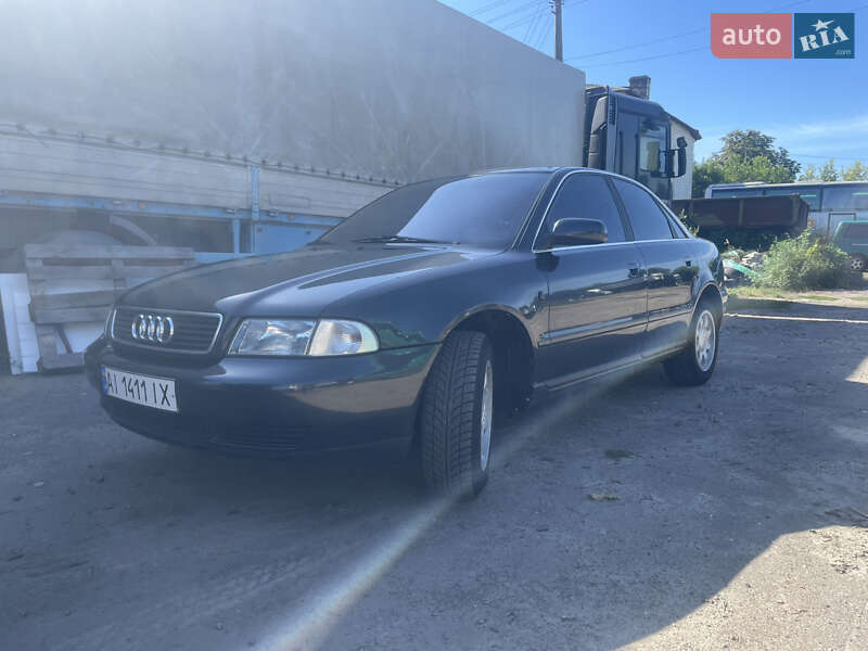 Седан Audi A4 1998 в 