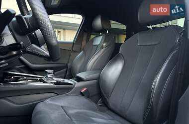 Седан Audi A4 2021 в 