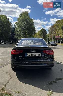 Седан Audi A4 2015 в 