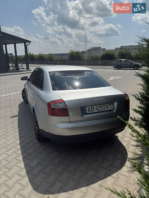 Седан Audi A4 2002 в Могилев-Подольске