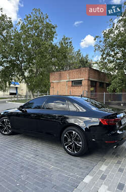Седан Audi A4 2016 в 