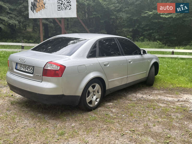 Седан Audi A4 2002 в Одессе