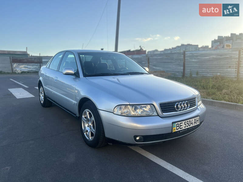 Седан Audi A4 2001 в 