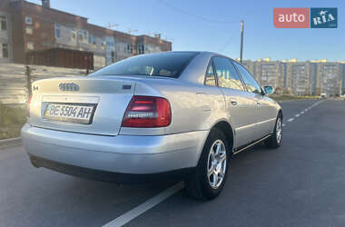 Седан Audi A4 2001 в 