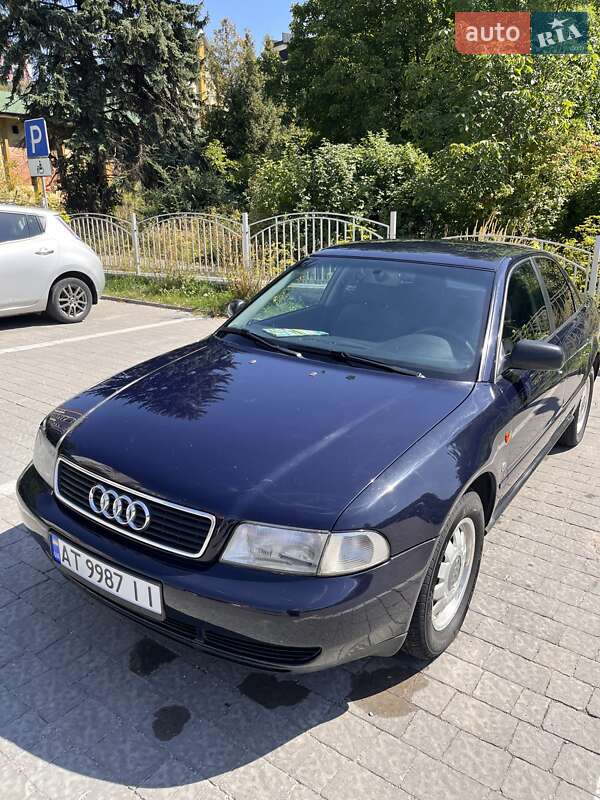 Седан Audi A4 1996 в Тернополе