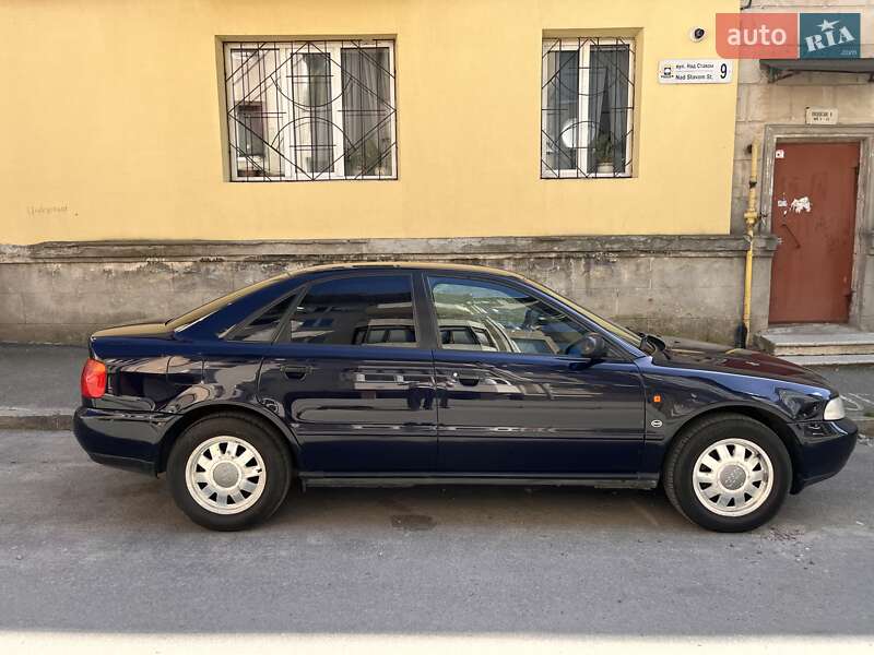 Седан Audi A4 1996 в Тернополе