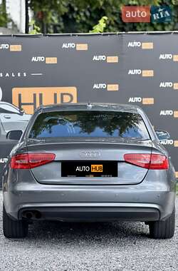 Седан Audi A4 2012 в 
