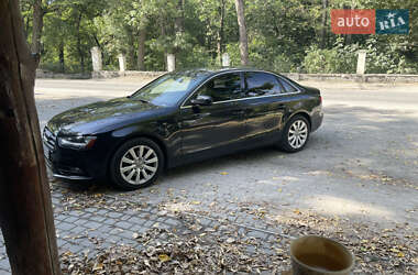 Седан Audi A4 2012 в 