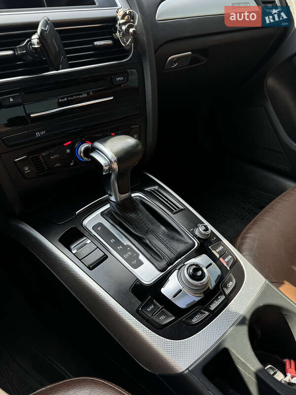 Седан Audi A4 2013 в Кривом Роге