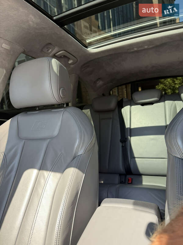 Универсал Audi A4 2018 в Днепре