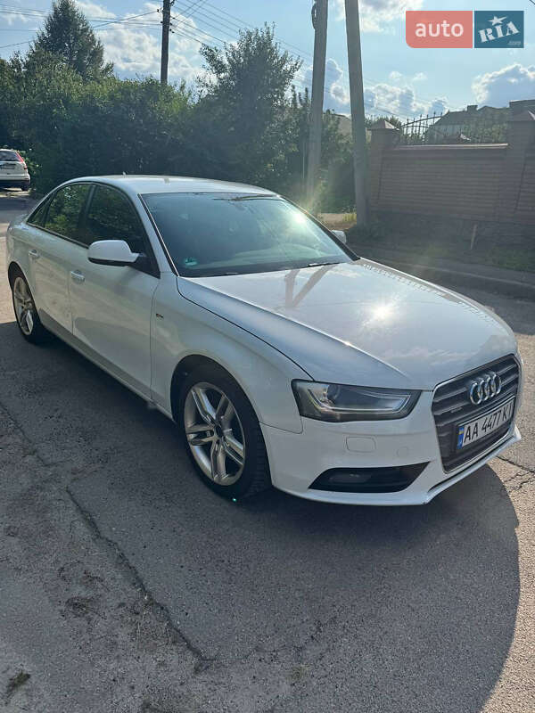 Седан Audi A4 2014 в Киеве
