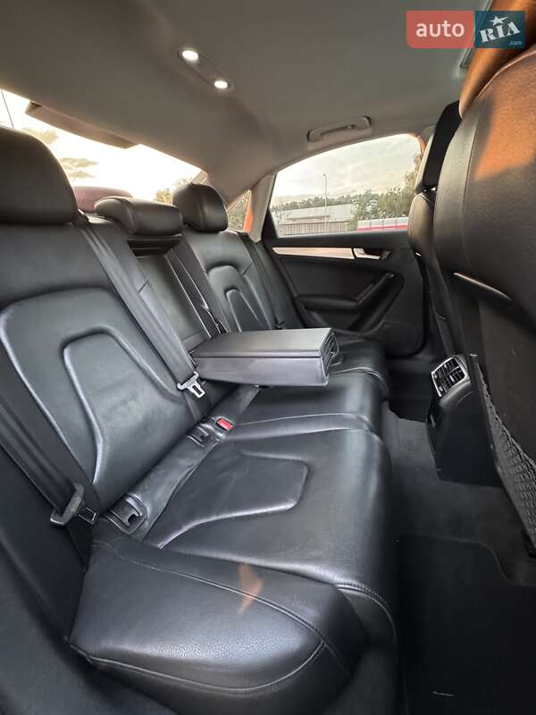 Седан Audi A4 2012 в Киеве