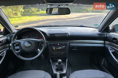 Седан Audi A4 1999 в 