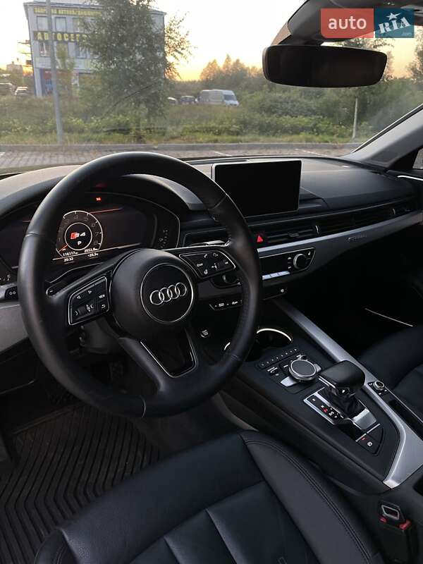 Седан Audi A4 2016 в Хмельницком