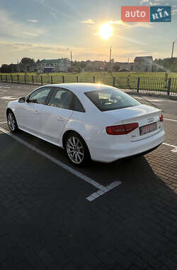 Седан Audi A4 2014 в 