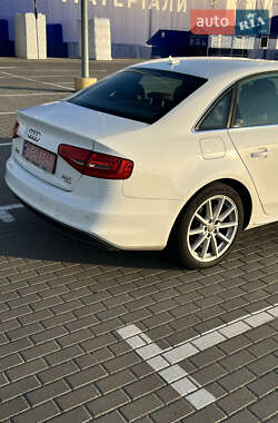 Седан Audi A4 2014 в 