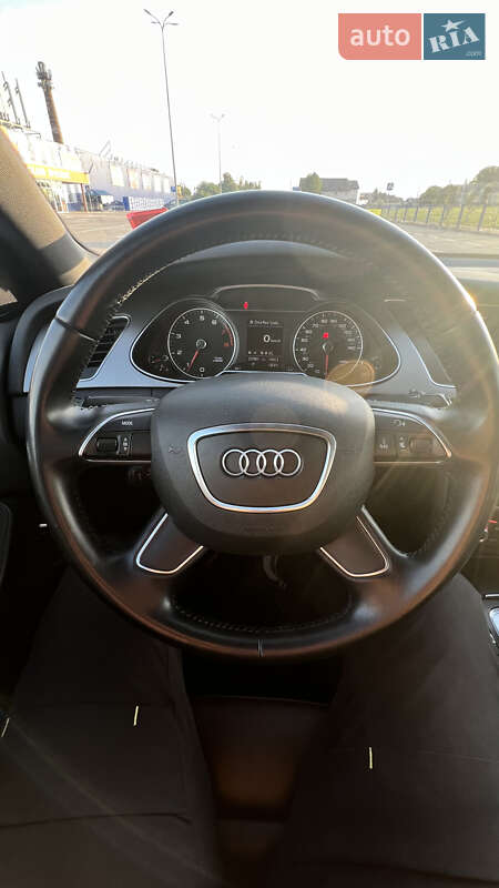Седан Audi A4 2014 в Нововолынске
