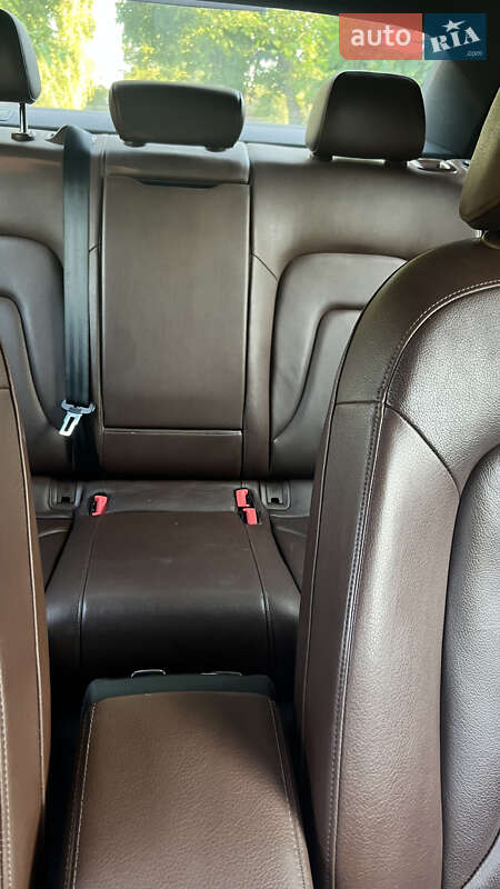 Седан Audi A4 2014 в Нововолынске