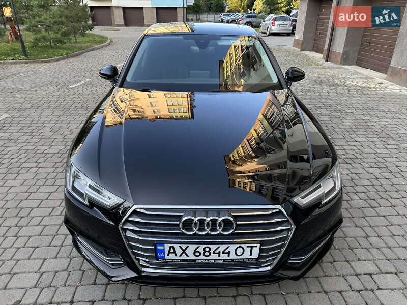 Седан Audi A4 2018 в Ивано-Франковске