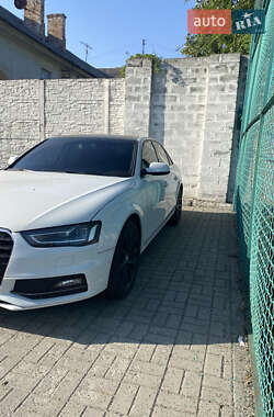 Седан Audi A4 2012 в 