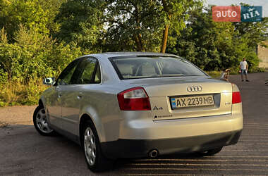 Седан Audi A4 2000 в 