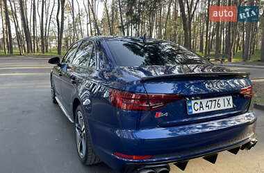 Седан Audi A4 2017 в 