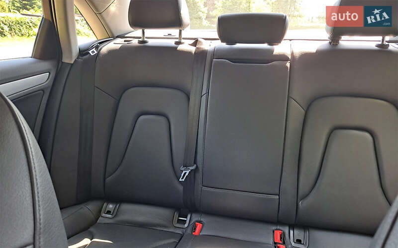 Седан Audi A4 2015 в Львове