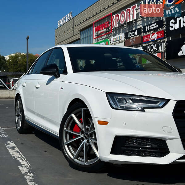 Седан Audi A4 2018 в Львове