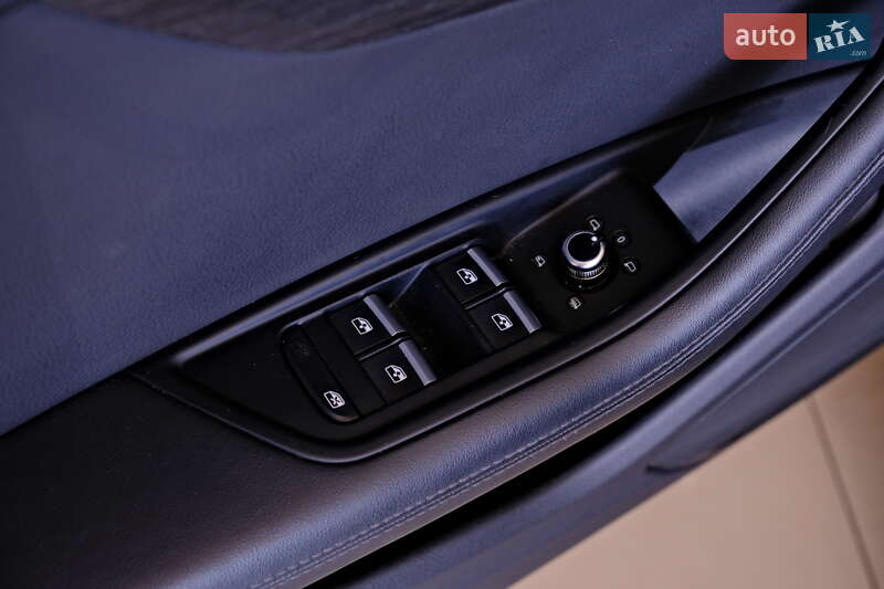 Седан Audi A4 2019 в Одессе