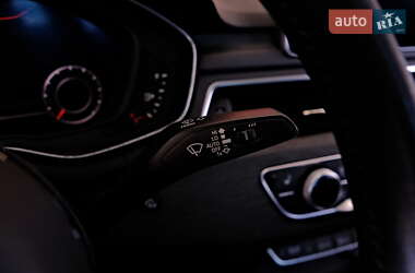 Седан Audi A4 2019 в 