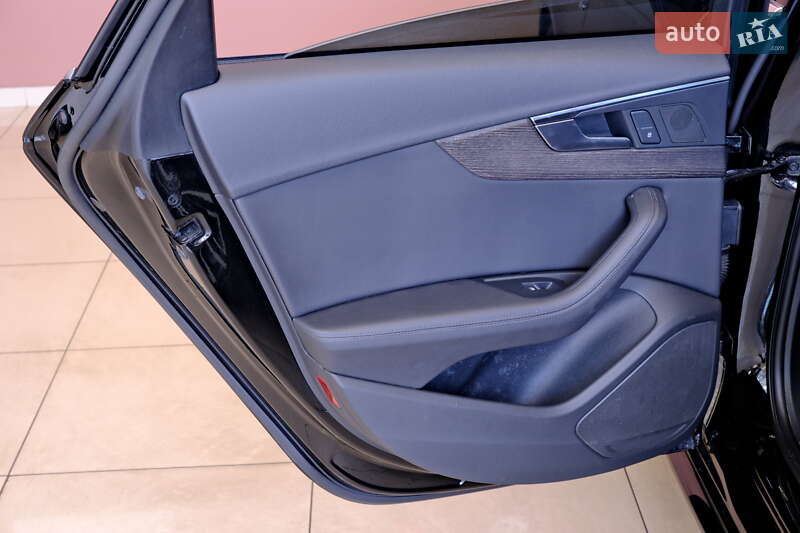 Седан Audi A4 2019 в Одессе