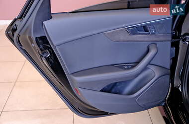Седан Audi A4 2019 в 