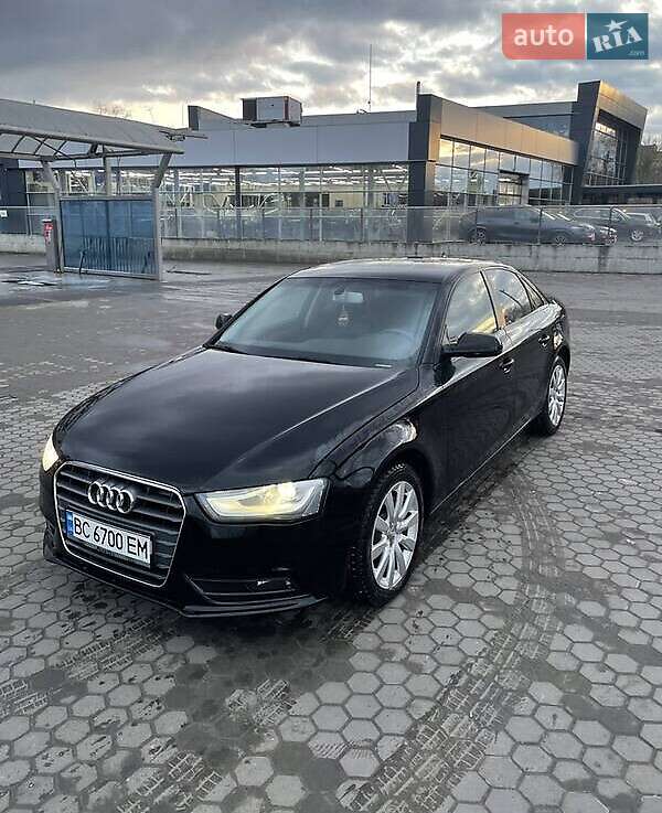Седан Audi A4 2014 в Луцке