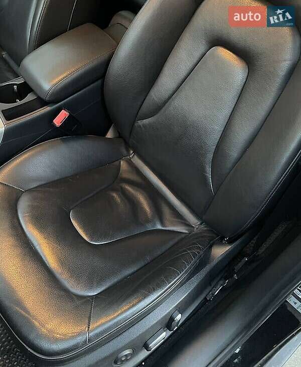 Седан Audi A4 2014 в Луцке