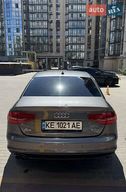 Седан Audi A4 2013 в Днепре