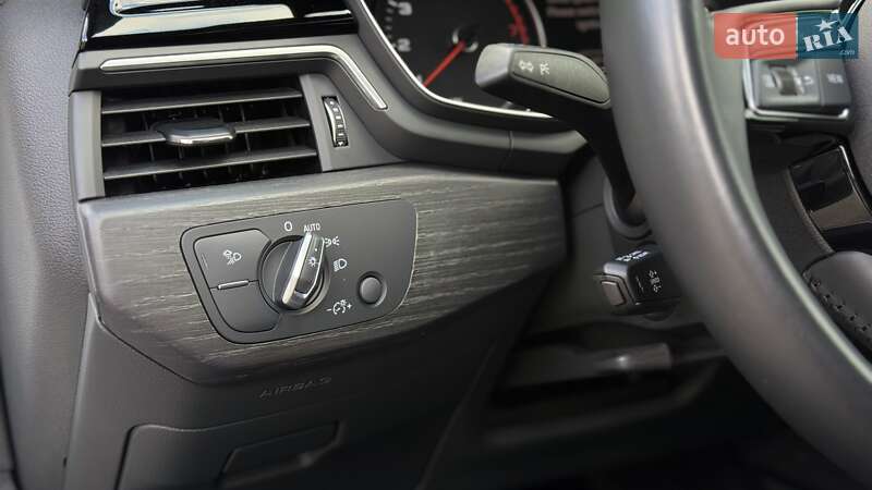 Седан Audi A4 2020 в Киеве