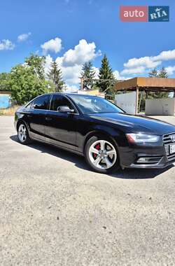 Седан Audi A4 2013 в 