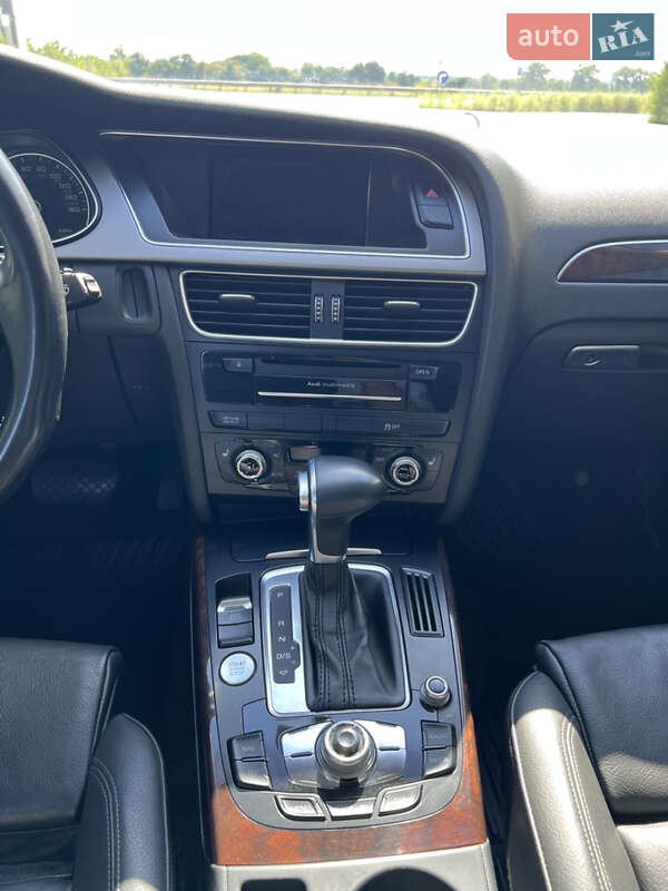 Седан Audi A4 2013 в Виннице