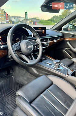 Седан Audi A4 2018 в 