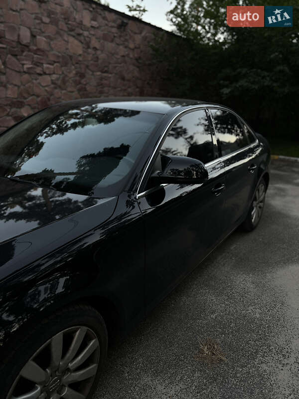 Седан Audi A4 2009 в Буче