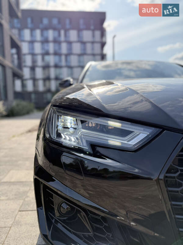 Седан Audi A4 2018 в Львове