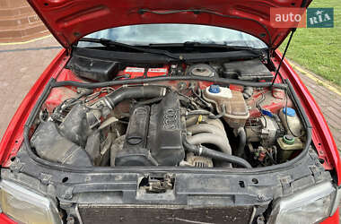 Седан Audi A4 1995 в 