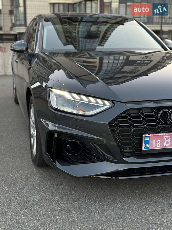 Седан Audi A4 2020 в Киеве
