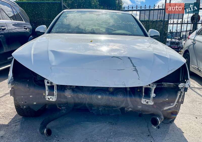 Седан Audi A4 2016 в Киеве