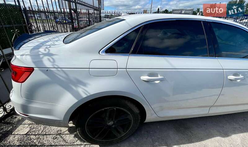 Седан Audi A4 2016 в Киеве