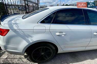 Седан Audi A4 2016 в 