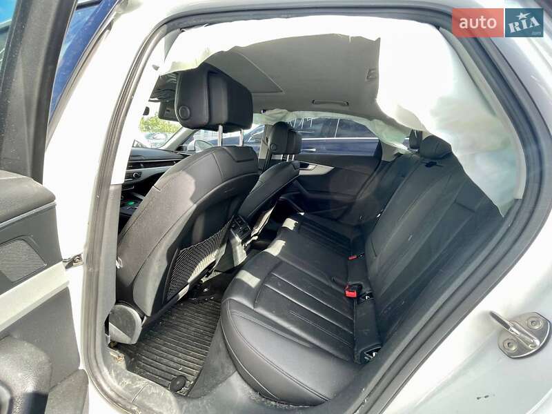 Седан Audi A4 2016 в Киеве