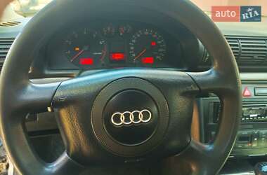 Универсал Audi A4 2000 в 