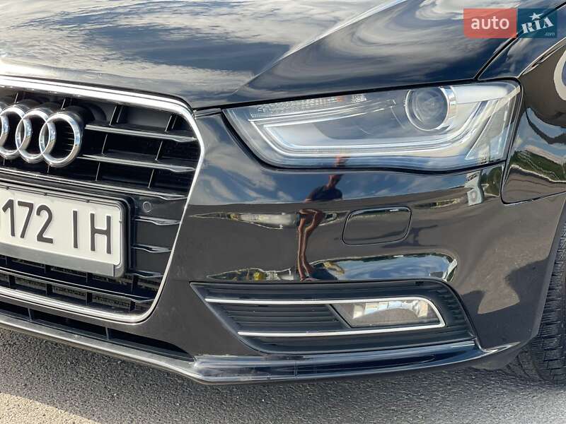 Седан Audi A4 2012 в Ужгороде